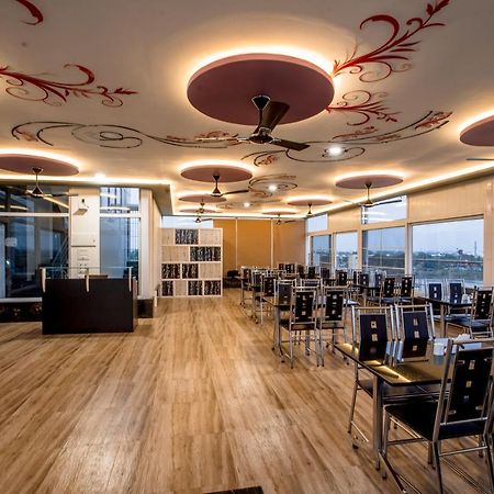 Crystal Lake Suites Coimbatore Eksteriør billede