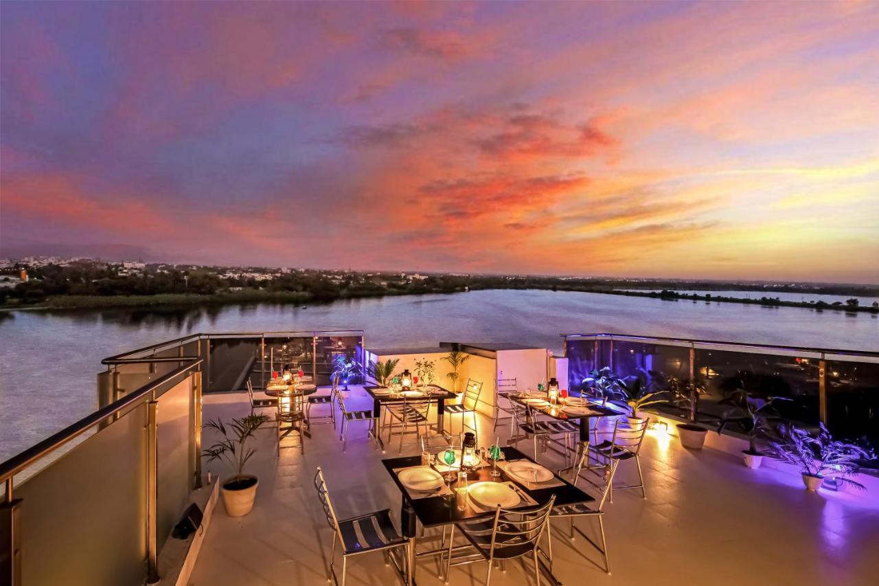 Crystal Lake Suites Coimbatore Eksteriør billede