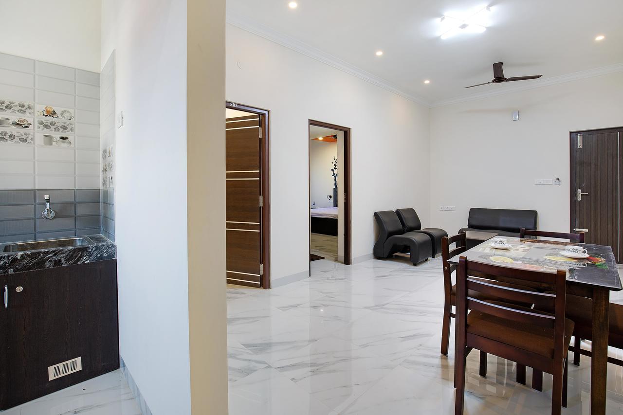 Crystal Lake Suites Coimbatore Eksteriør billede