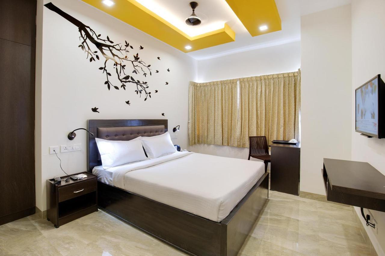Crystal Lake Suites Coimbatore Eksteriør billede